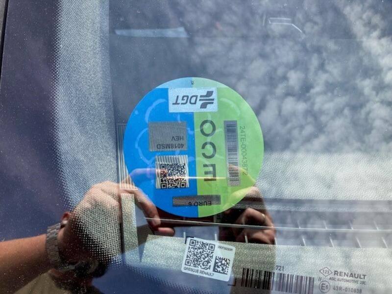 Renault Captur • 2024 • 3,542 km 10