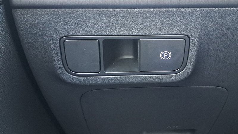 Hyundai Kona • 2023 • 11,832 km 10