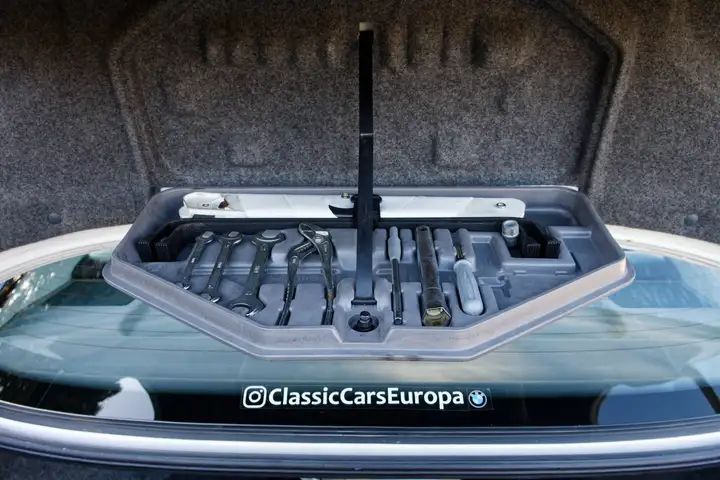 BMW 5 Series • 1988 • 111,425 km 12