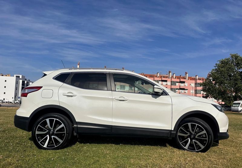 Nissan Qashqai • 2017 • 72,454 km 3