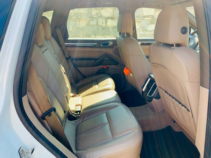 Porsche Cayenne • 2012 • 211,000 km 2