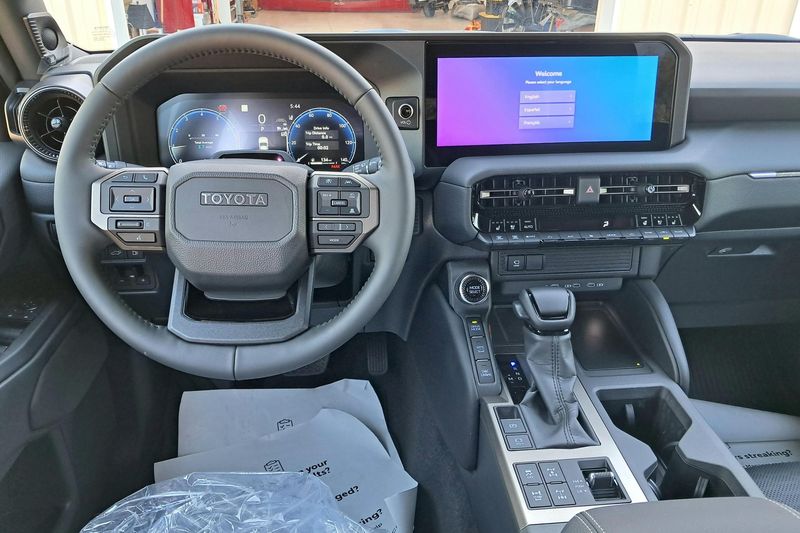 Toyota Land Cruiser • 2024 • 22,149 km 2