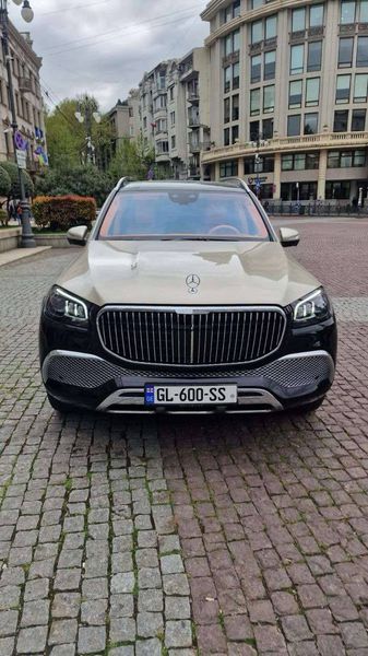 Mercedes-Benz S-Class • 2023 • 9,000 km 2