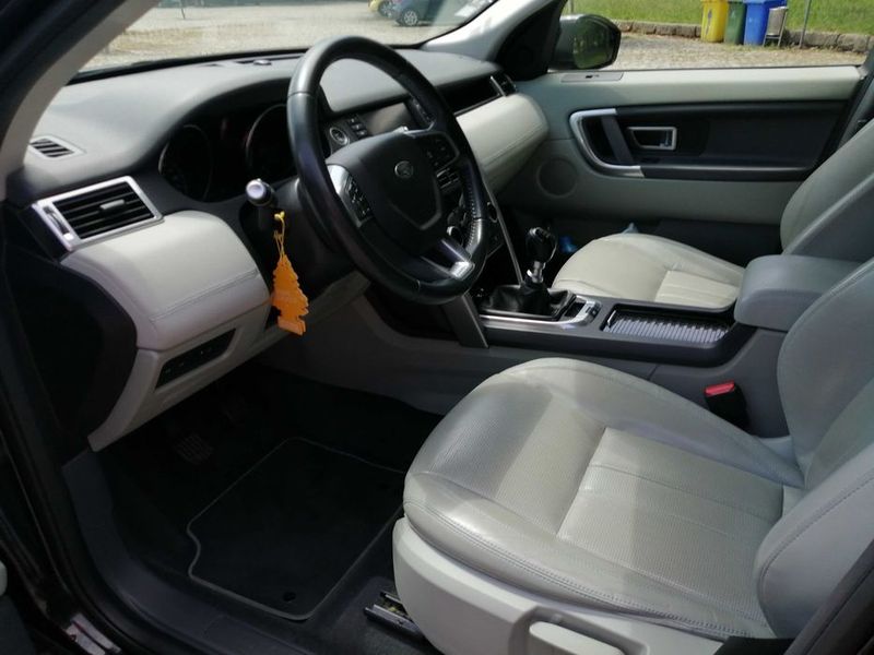 Land Rover Discovery Sport • 2017 • 86,000 km 2