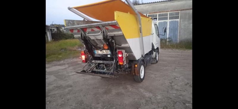 Toyota Dyna • 1999 • 120,000 km 3