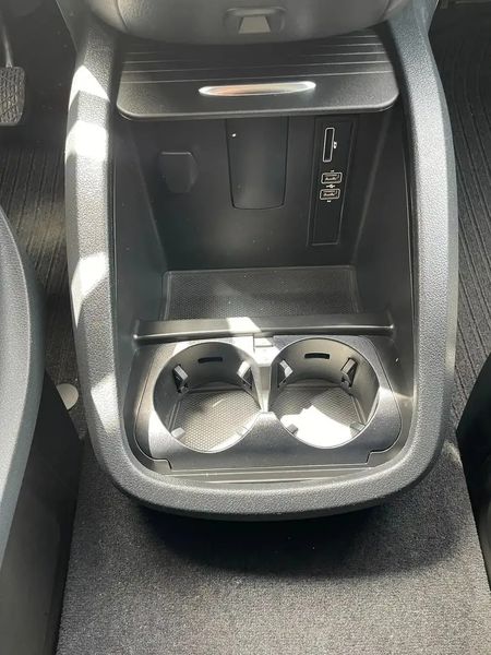 Mercedes-Benz Sprinter • 2020 • 132,000 km 18