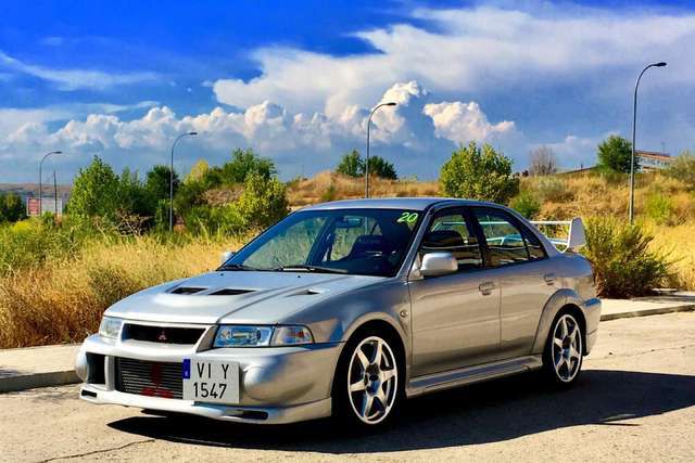 Mitsubishi Carisma • 1999 • 110,000 km 1