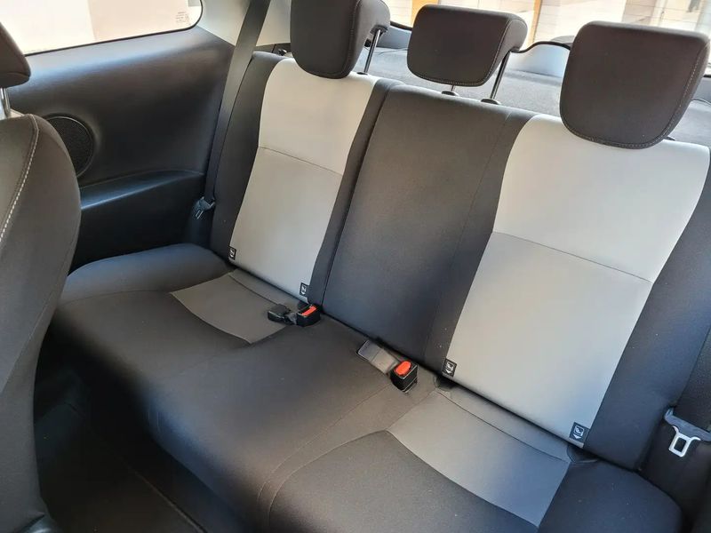 Toyota Yaris • 2019 • 28,050 km 6