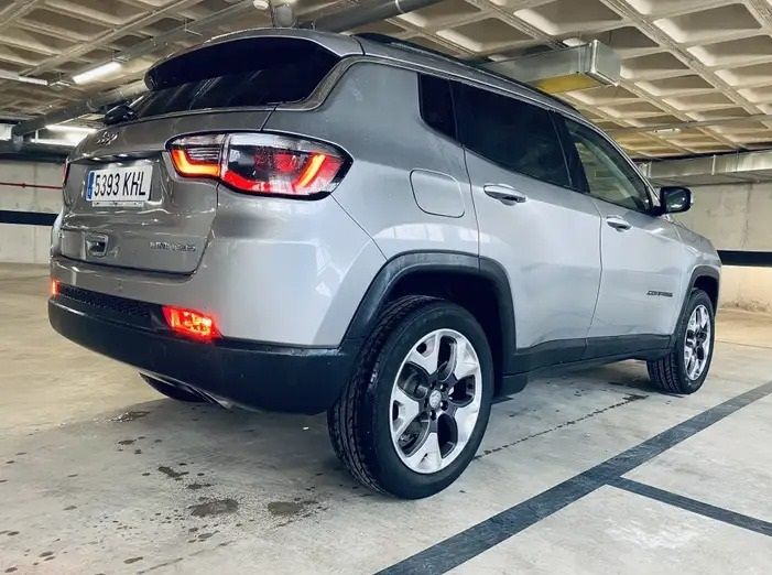 Jeep Compass • 2018 • 95,000 km 3