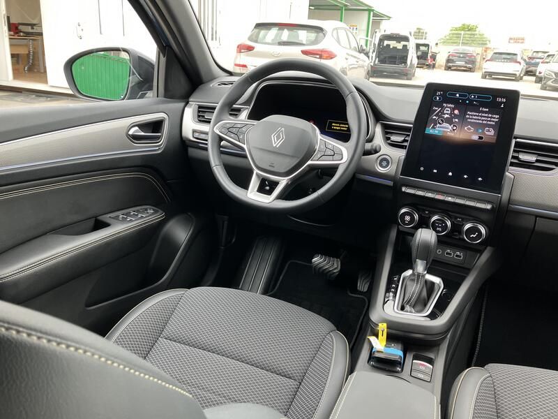 Renault Clio • 2024 • 3,800 km 23