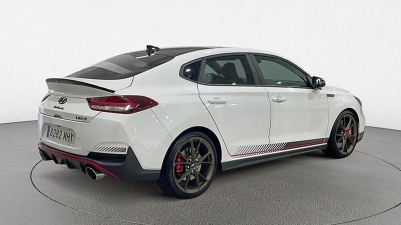 Hyundai i30 • 2023 • 17,928 km 3