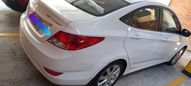 Hyundai Accent • 2012 • 82,000 km 5