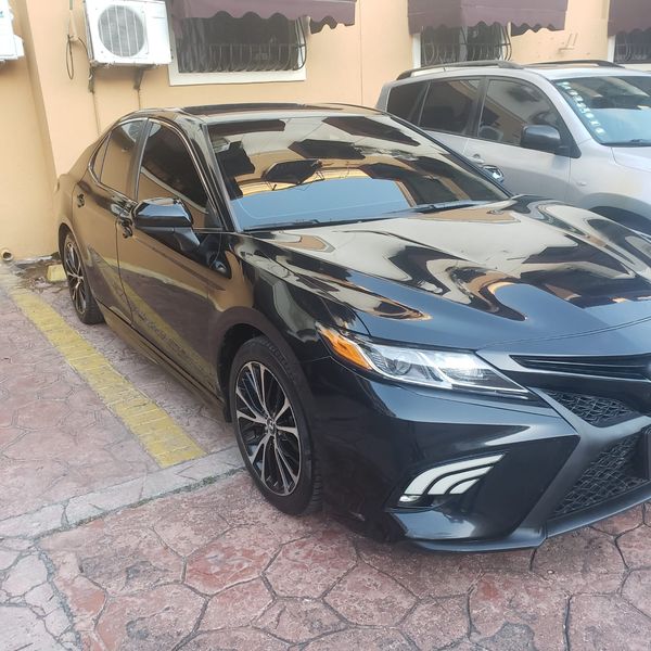 Toyota Camry • 2018 • 2 km 1