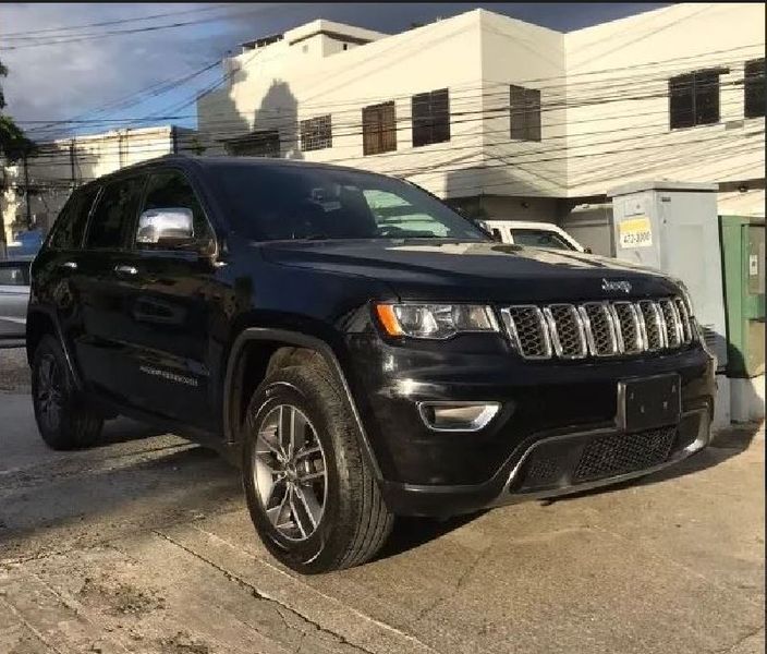 Jeep Grand Cherokee • 2017 • 91,000 km 3