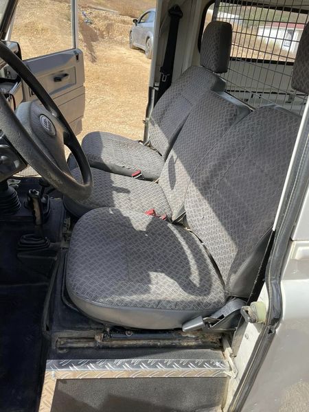 Land Rover Defender • 2001 • 113,000 km 3