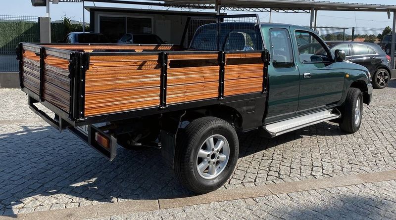 Toyota Hilux • 2002 • 250,000 km 2