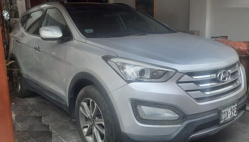 Hyundai Santa Fe • 2013 • 108,000 km 1
