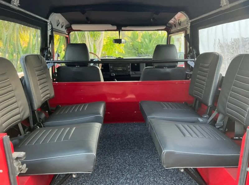 Land Rover Defender • 2002 • 23,000 km 8