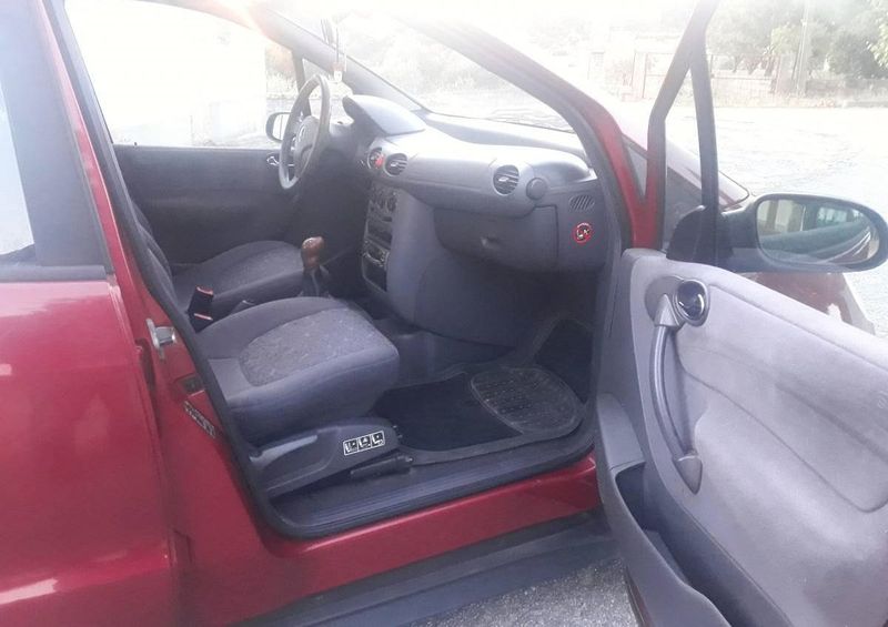 Mercedes-Benz 200 D • 1999 • 250,000 km 3