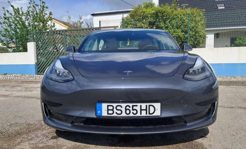 Tesla Model 3 • 2019 • 162,500 km 2