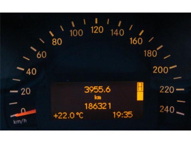 Mercedes-Benz 200 D • 2002 • 187,000 km 7