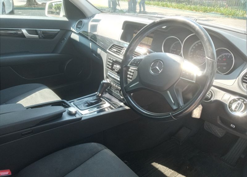 Mercedes-Benz C-Class • 2012 • 50,600 km 3