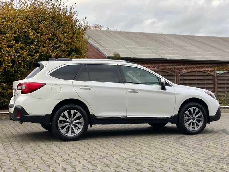 Subaru Outback • 2018 • 74,000 km 5