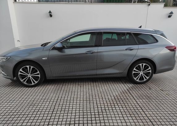 Opel Insignia kombi • 2020 • 47,000 km 2