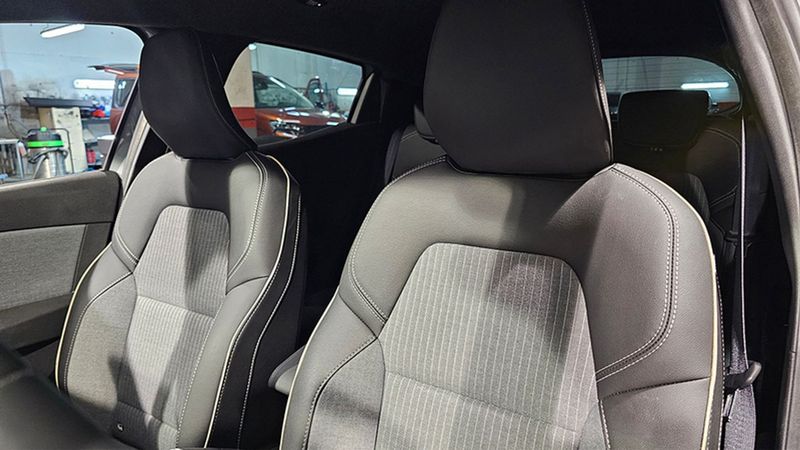 Renault Clio • 2024 • 6,088 km 5