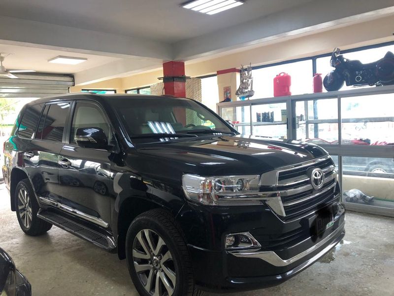 Toyota Land Cruiser • 2019 • 54 km 1