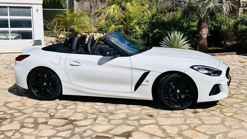 BMW Z4 • 2021 • 34,000 km 12