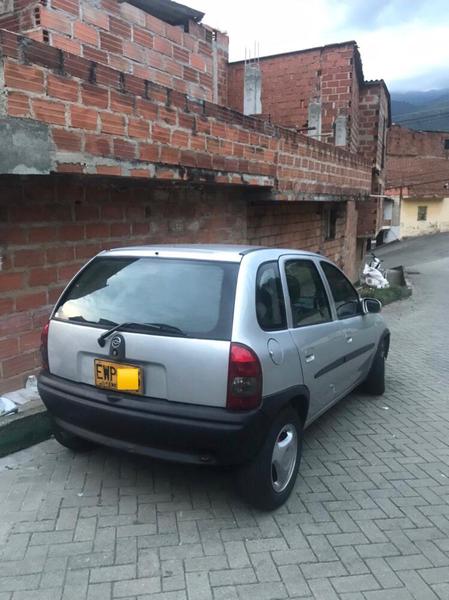 Chevrolet Corsa • 1999 • 218,000 km 2