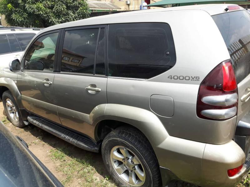 Toyota Land Cruiser • 2006 • 97,361 km 3