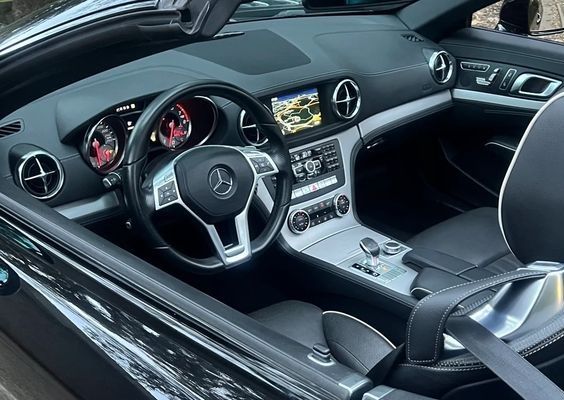 Mercedes-Benz SL • 2012 • 111,000 km 12