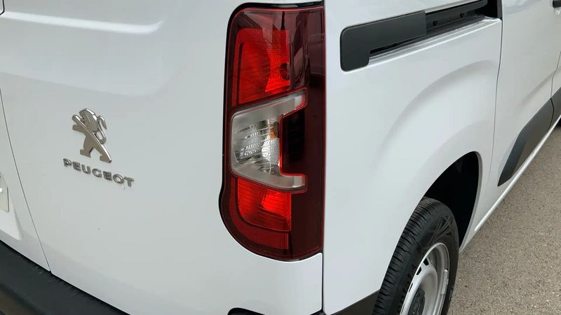 Peugeot 108 • 2023 • 23,000 km 9