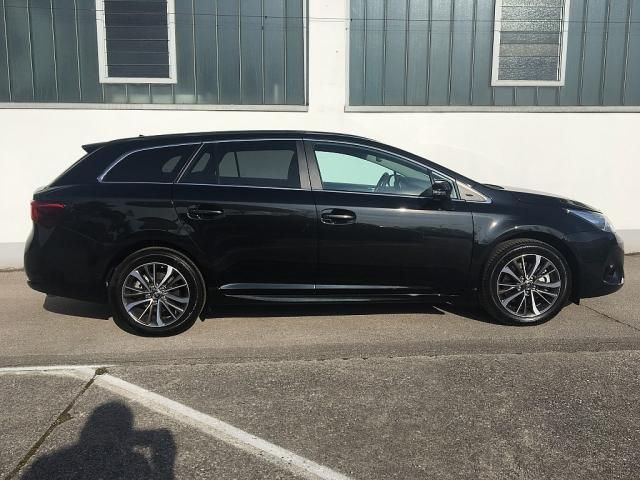 Toyota Avensis • 2017 • 88,000 km 5