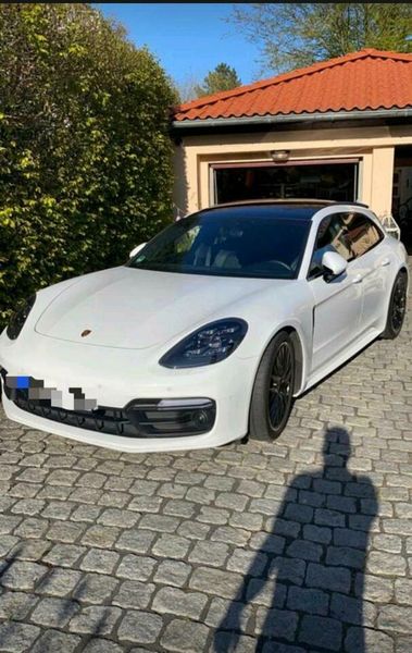 Porsche Panamera • 2018 • 82,000 km 1