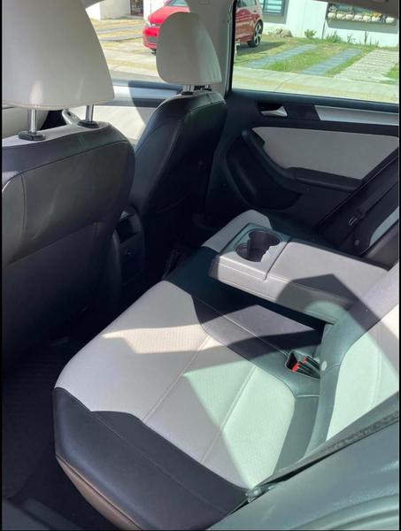 Volkswagen Jetta • 2016 • 67,770 km 5