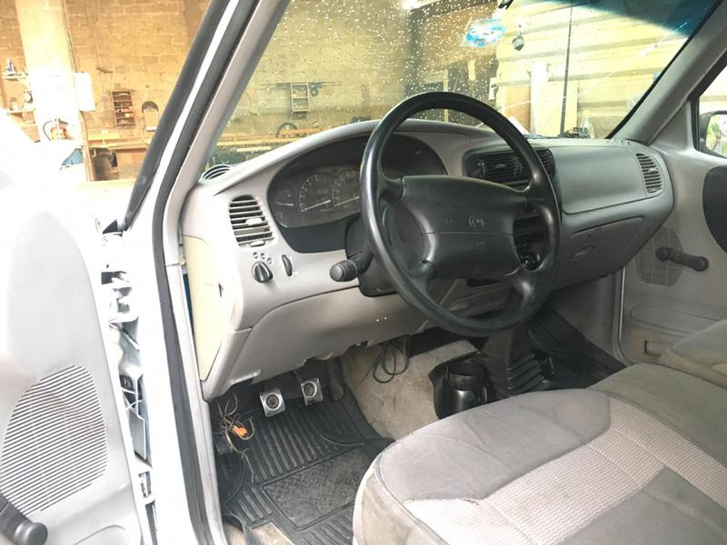 Mazda B2500 • 1995 • 226,128 km 1