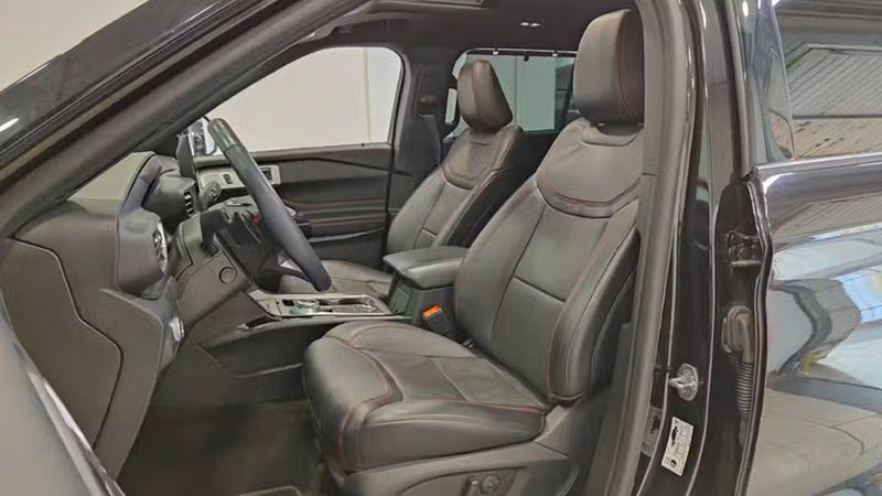 Ford Explorer • 2021 • 63,204 km 12