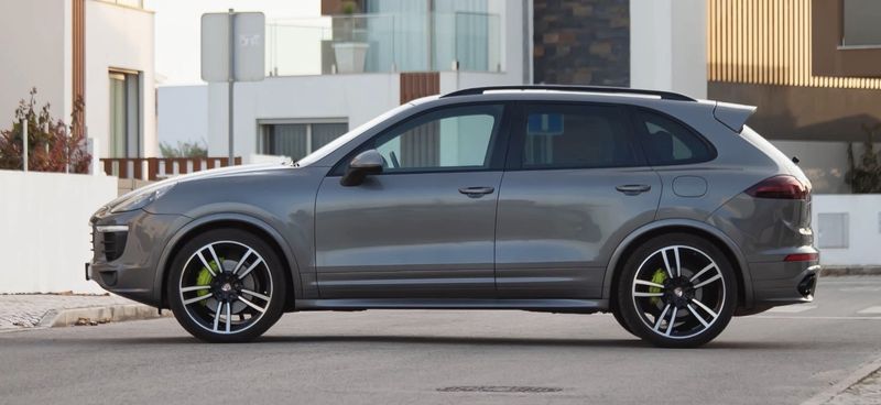 Porsche Cayenne • 2015 • 266,000 km 4