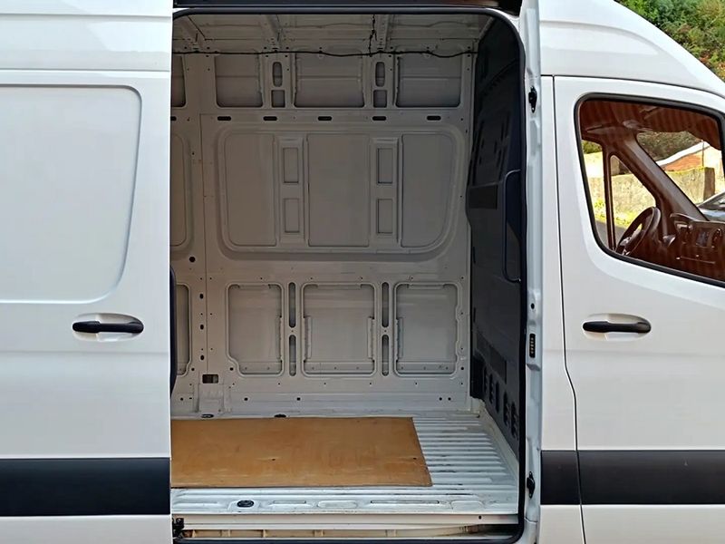 Mercedes-Benz Sprinter • 2019 • 89,000 km 3