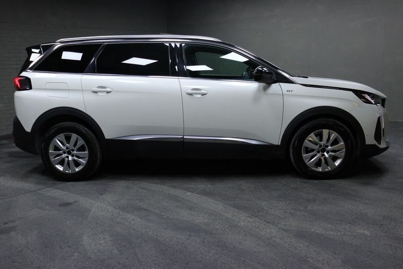 Peugeot 5008 • 2021 • 59,000 km 2