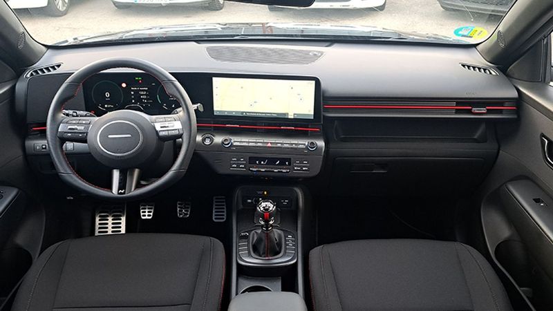 Hyundai Kona • 2023 • 11,832 km 14