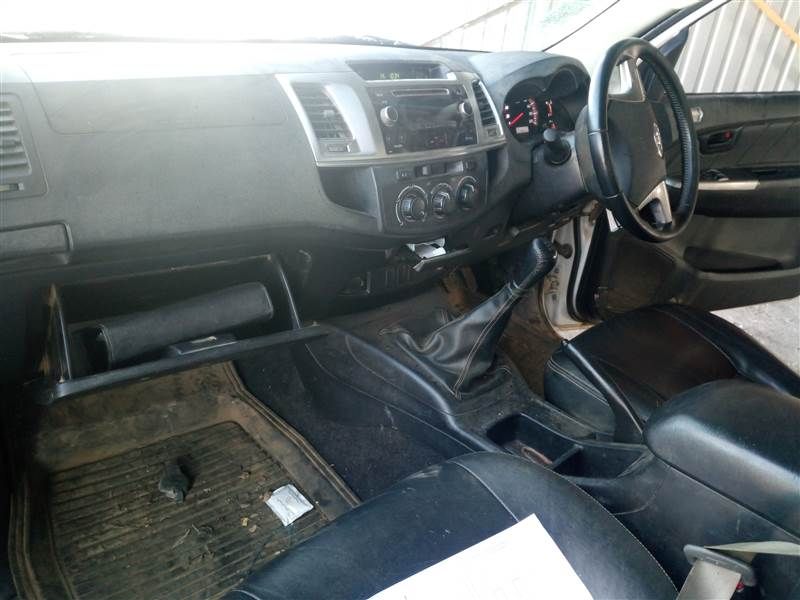 Toyota Hilux • 2015 • 85,665 km 3