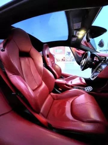 McLaren 570GT • 2017 • 33,696 km 11