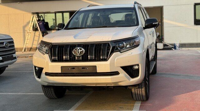 Toyota Land Cruiser • 2023 • 25,456 km 2