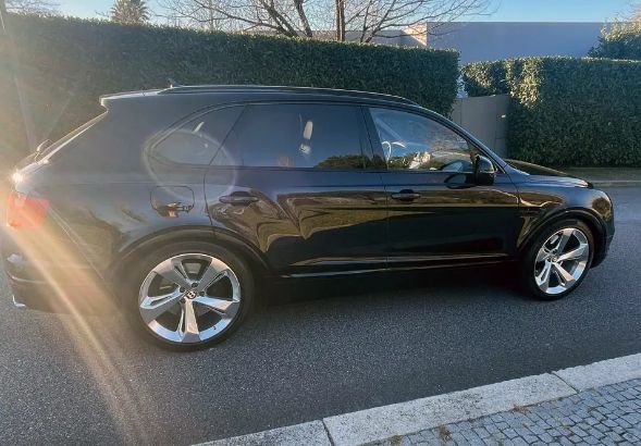 Bentley Bentayga • 2020 • 38,700 km 2