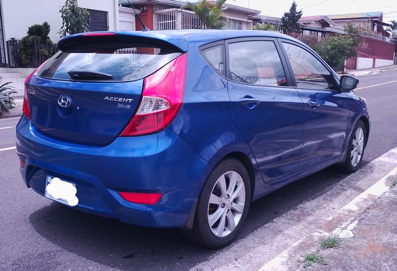 Hyundai Accent • 2012 • 174,000 km 1