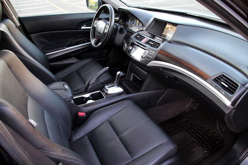 Honda Crosstour • 2014 • 123,456 km 11